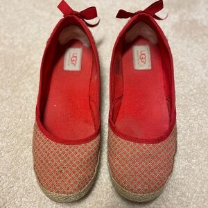 Cute Ugg flats with red heel tie